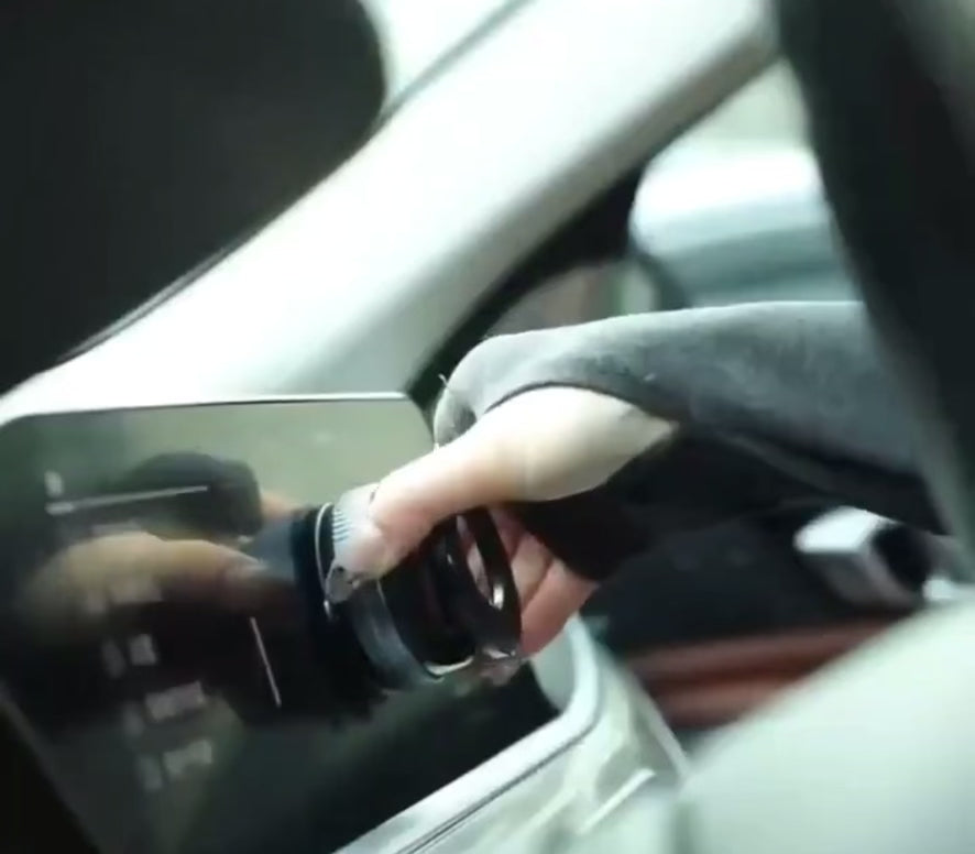 Universal Magnetic Car Phone Holder | 3-Axis Rotation, Foldable Arm, Strong Magnet